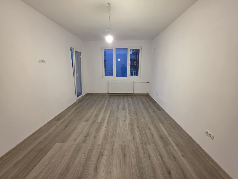 Trapezului, chiar la metrou 1 Decembrie 1918, renovat complet, geam baie